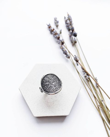 Серебряное кольцо