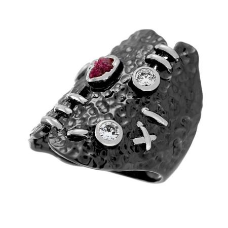 Серебряное кольцо с корундом и фианитами