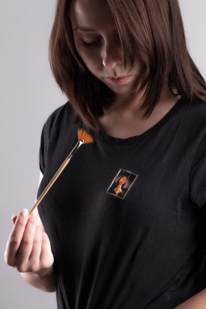 Серебряная брошь «Модильяни»