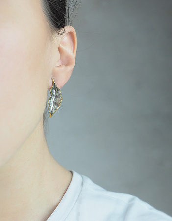 Серебряные серьги «Лист» с частичной позолотой