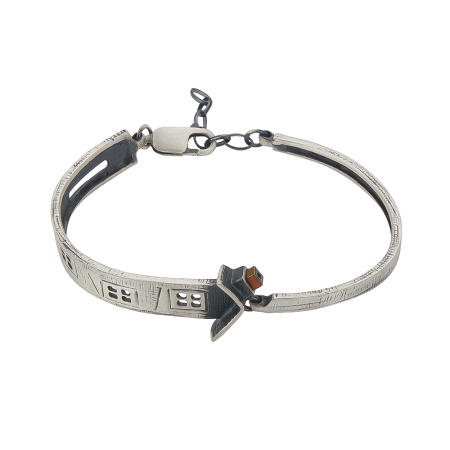 Браслет из серебра с гематитом «Дом»