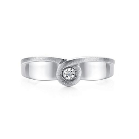 Кольцо из серебра с бриллиантом