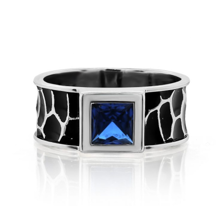 Кольцо из серебра со шпинелью