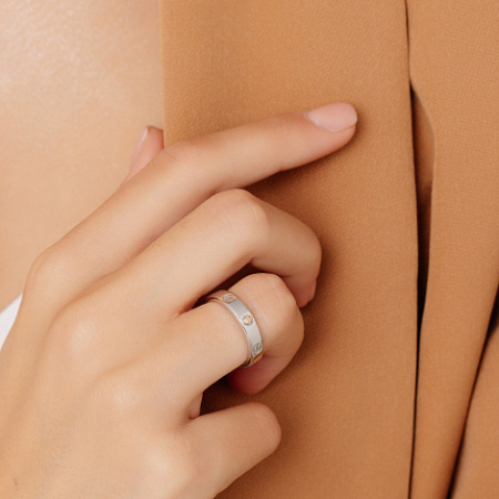 Кольцо из серебра с бриллиантом