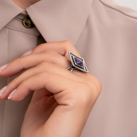 Cеребряное кольцо с чароитом