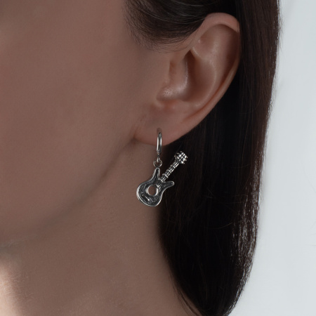 Серебряные серьги «Гитара»