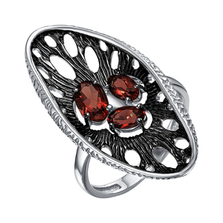Кольцо из серебра с гранатами