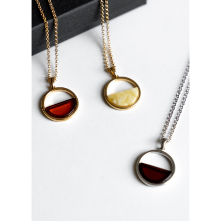 Серебряная подвеска с янтарем