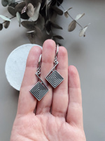 Серьги из серебра «Лабиринт ромб»