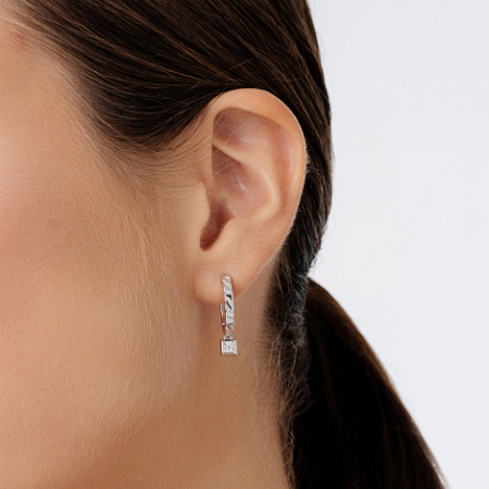 Серебряные серьги с бриллиантами