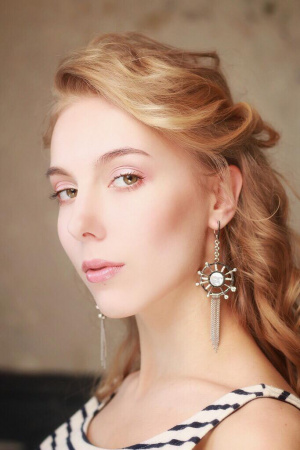 Серебряные серьги «Штурвал» с перламутром