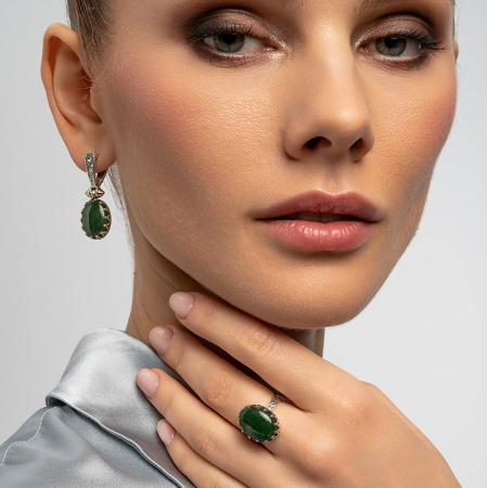 Серебряное кольцо с камнем нефрит