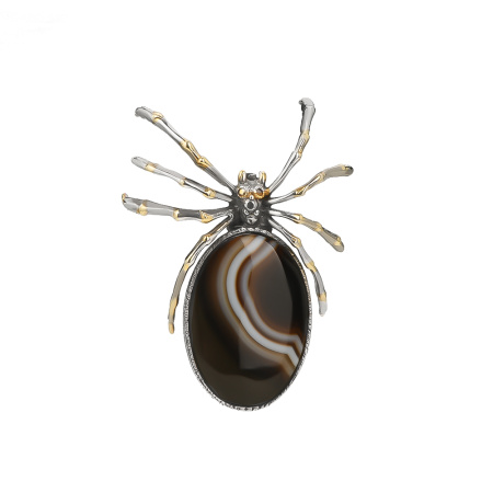 Брошь из серебра с халцедоном «Жук»