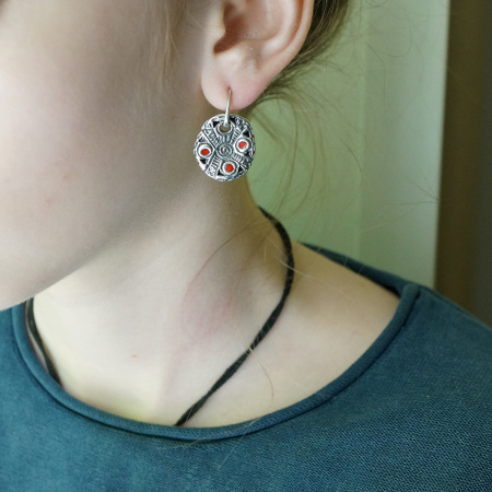 Серебряные серьги с эмалью