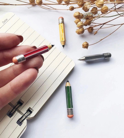 Брошь из серебра «Карандаш зеленый» с эмалью