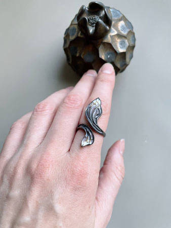 Кольцо из серебра с эмалью «Крыло стрекозы»