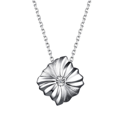 Колье из серебра с бриллиантом