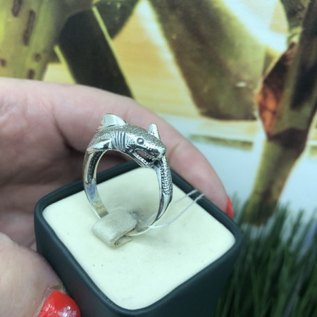 Кольцо из серебра «Акула»