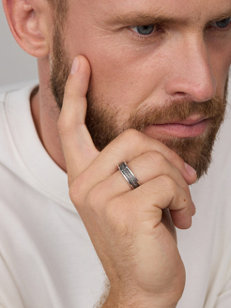 Кольцо из серебра с черным бриллиантом