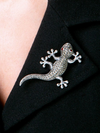 Серебряная брошь Alexandre Vassiliev с марказитами Swarovski и гранатом