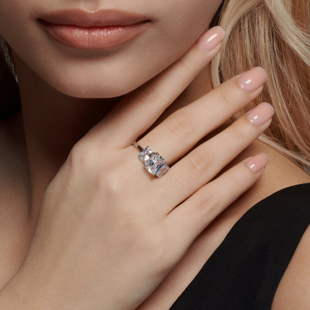 Серебряное кольцо с фианитами