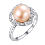 Серебряное кольцо с жемчугом и фианитами