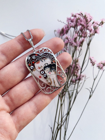 Подвеска из серебра «Материнство» с эмалью