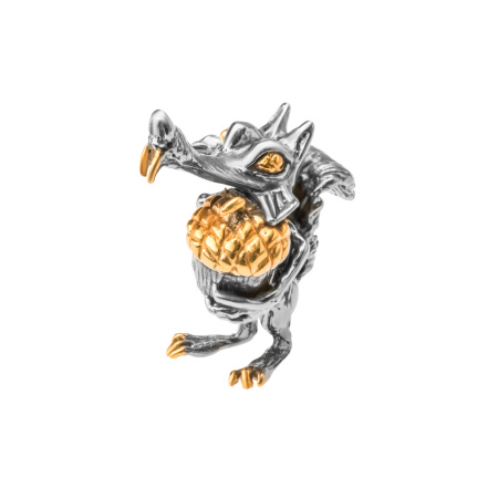 Серебряный сувенир собутыльник «Белочка»