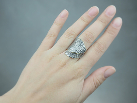 Серебряное кольцо с позолотой «Лист»