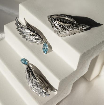 Серьги из серебра с фианитами «Крылья»