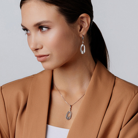 Колье из серебра с бриллиантом