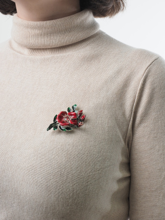 Серебряная брошь «Шиповник»