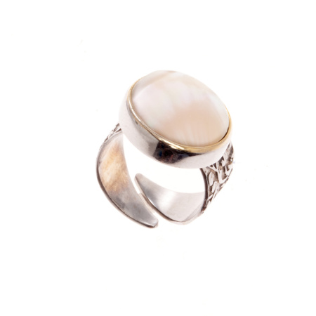 Серебряное кольцо с перламутром