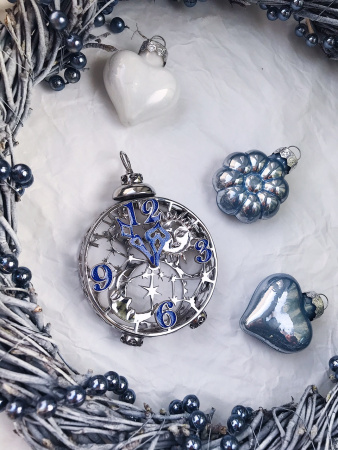 Серебряная елочная игрушка «Будильник»