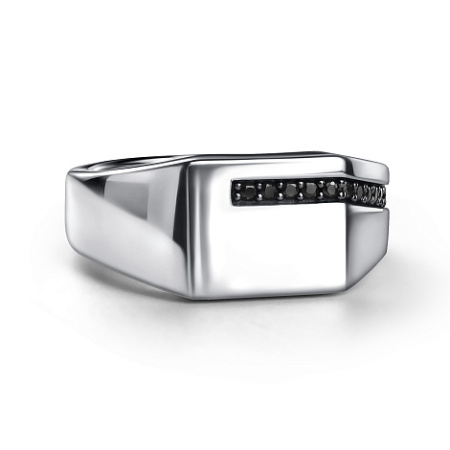 Кольцо из серебра с фианитами