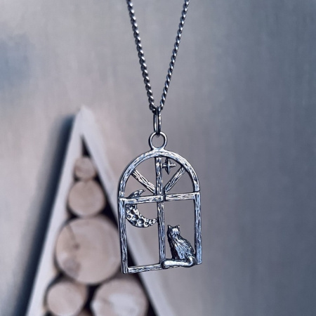 Серебряная подвеска «Кошка на окошке»