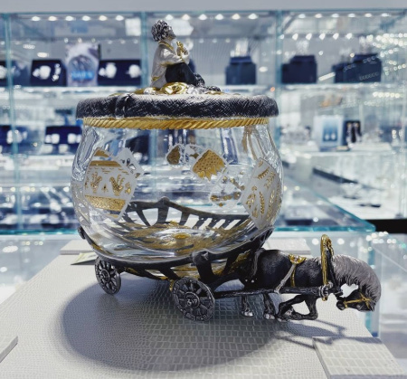 Сухарница «Вершки и корешки» из серебра