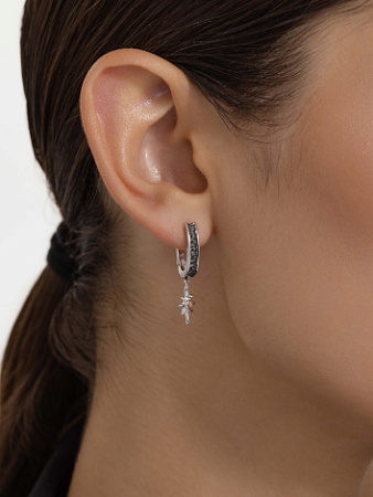 Серьги из серебра с бриллиантом