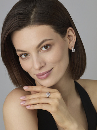 Серебряное кольцо с горным хрусталём и фианитами