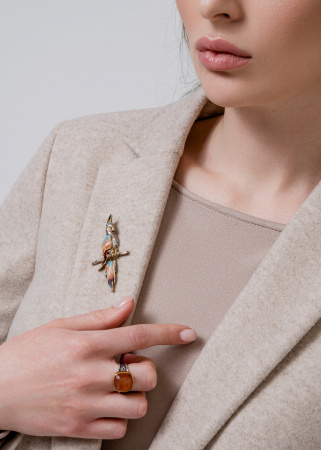 Брошь из серебра с эмалью «Попугай»