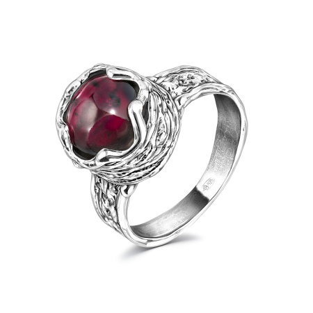 Серебряное кольцо с гранатом