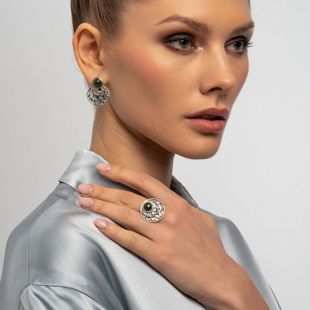 Серебряное кольцо с камнем нефрит