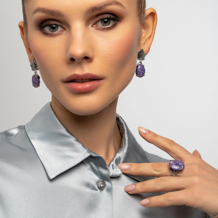 Серьги из серебра с камнем чароит