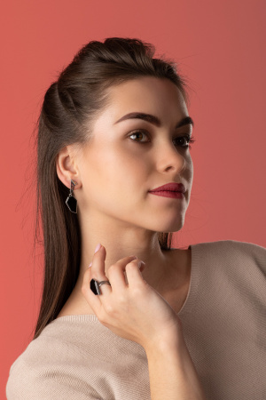 Кольцо из серебра с ониксом