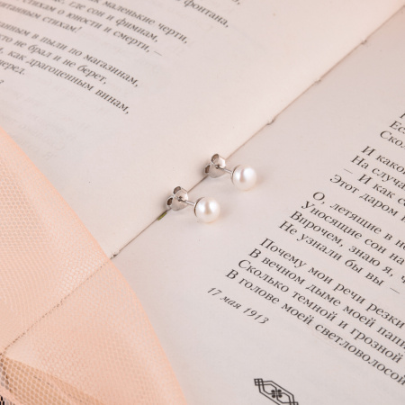 Серьги пуссеты серебряные с белым жемчугом