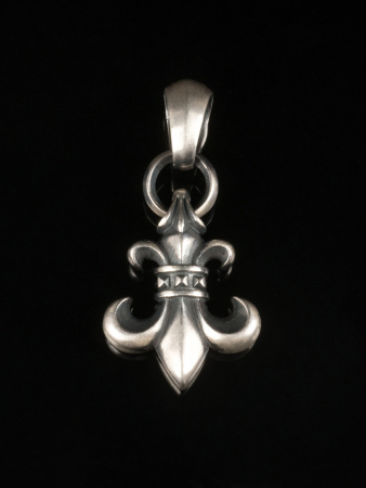 Серебряная подвеска «Геральдическая лилия»