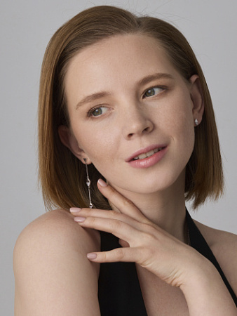 Серьги-пусеты из серебра с фианитами