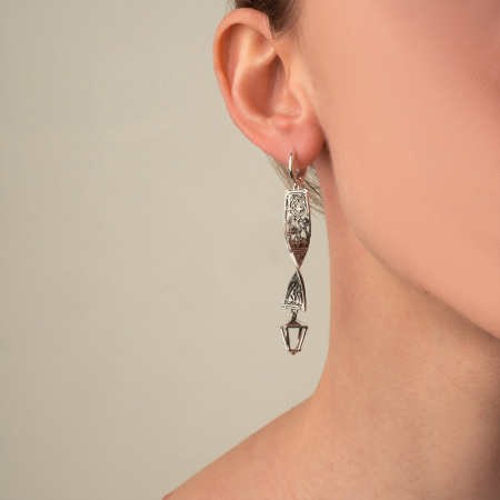 Длинные серебряные серьги «Новоконюшенный мост»