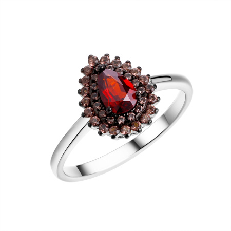 Серебряное кольцо с гранатом