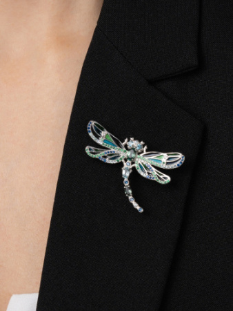 Брошь из серебра «Стрекоза» с витражной эмалью, топазами и зелеными кварцами